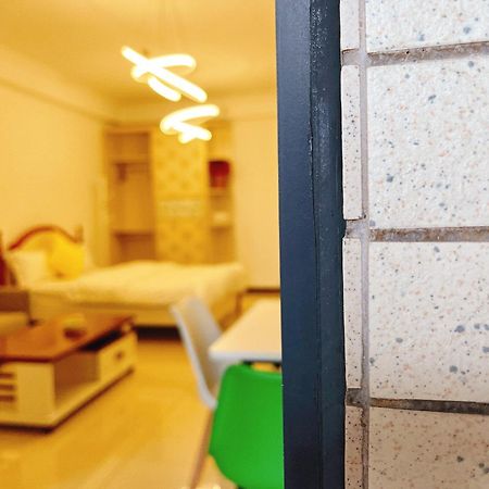 Yoyo Youth Apartment Гуанджоу Екстериор снимка